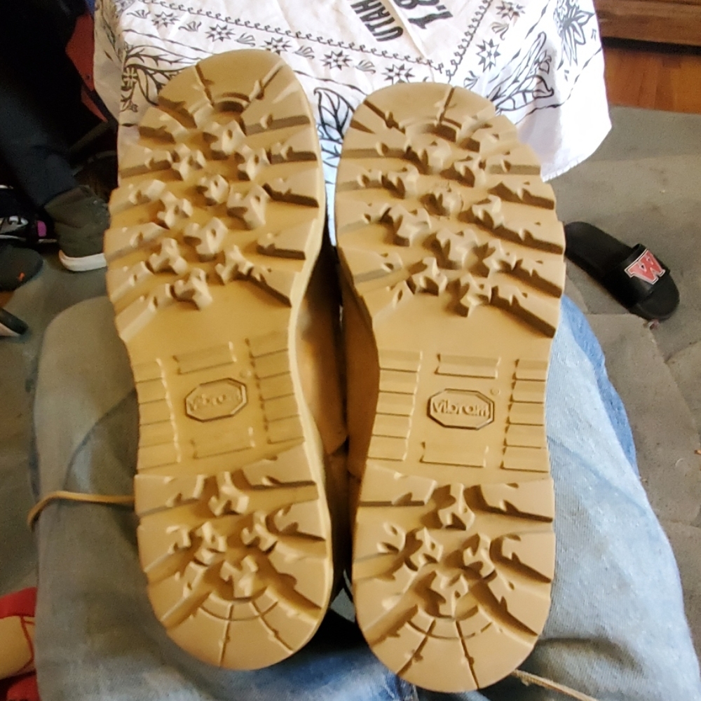 Boots - Picture 3 of 4